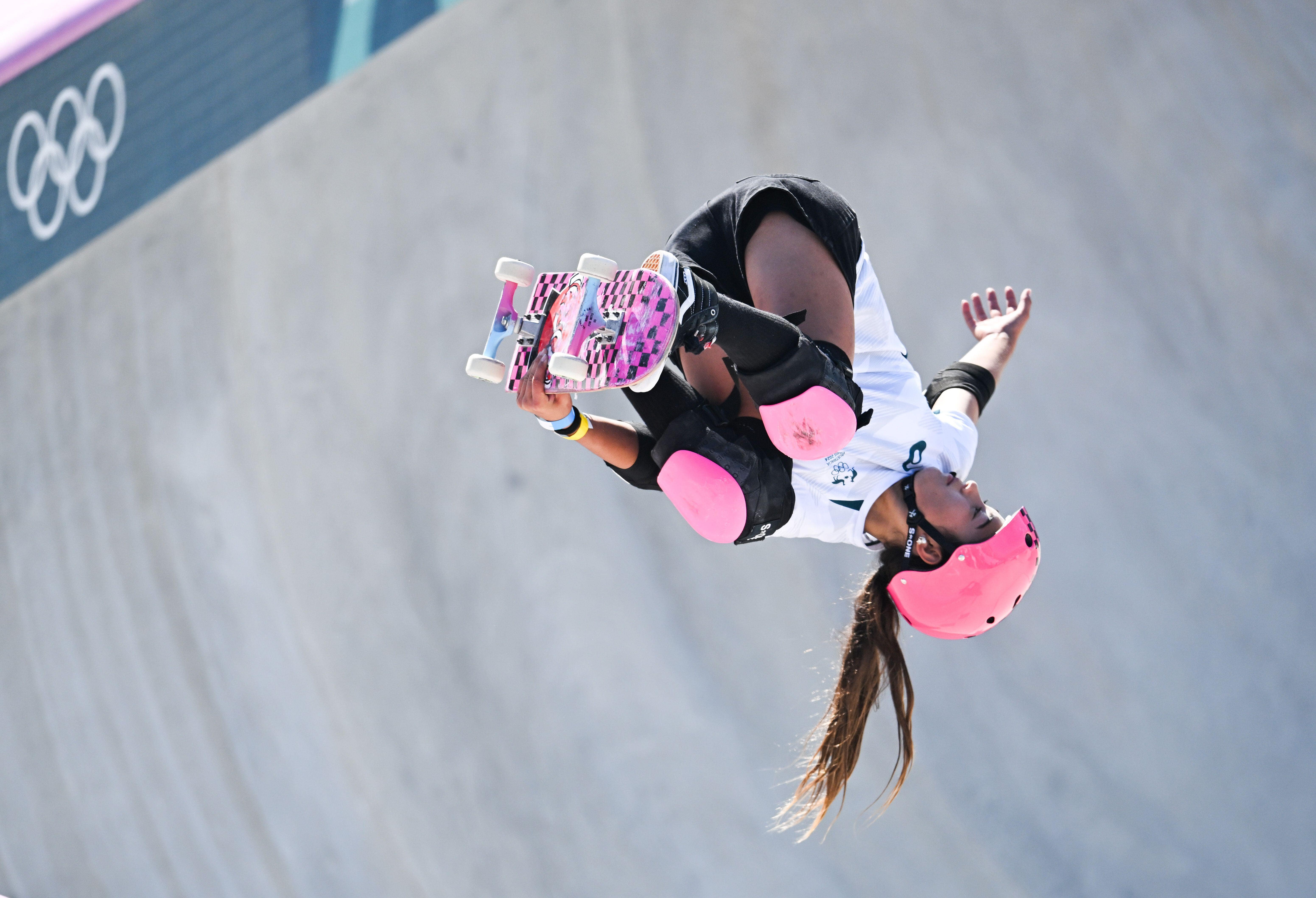 14 years old Arisa Trew Shines in skateboarding at the Olympic Games: Youngest Australian to win gold at Paris 2024, skatepark event, Australia